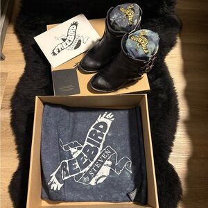 Freebird by Steven Leather Women’s Boots - CIRCE NAVY Size 7